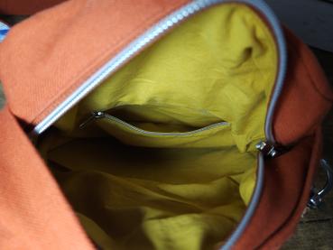 Umhängetasche mit Blumenprint