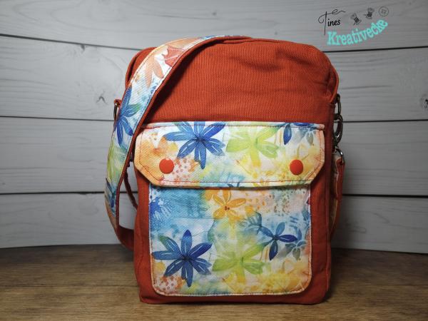 Umhängetasche mit Blumenprint